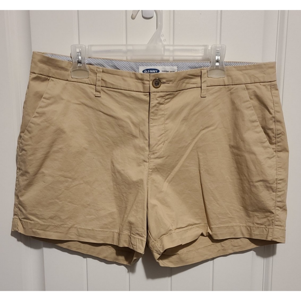 Old Navy khaki everyday shorts 14 womens